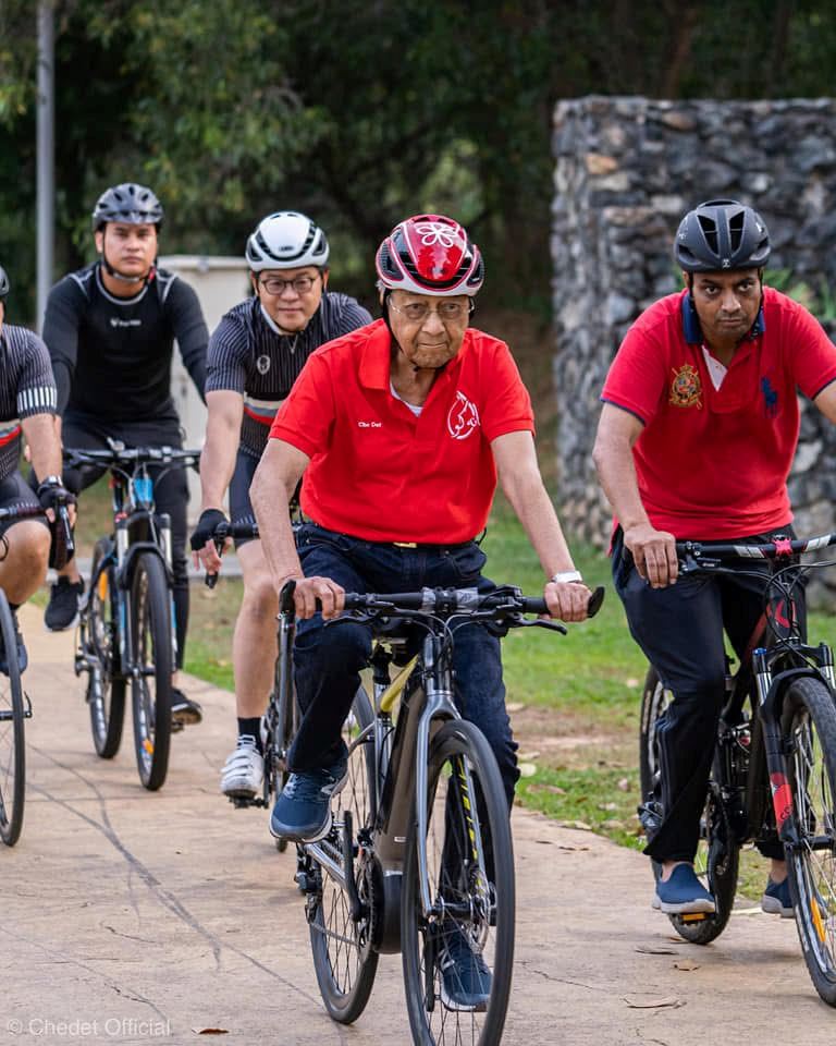 anwar ibrahim titip doa dan penghargaan sempena ulang tahun ke‑100 tun mahathir