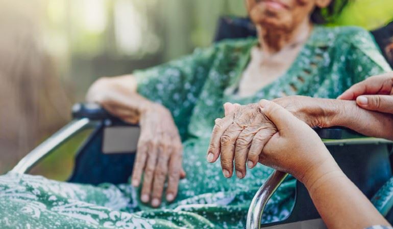 setiap kedut ada cerita? jom kenali kategori usia warga emas