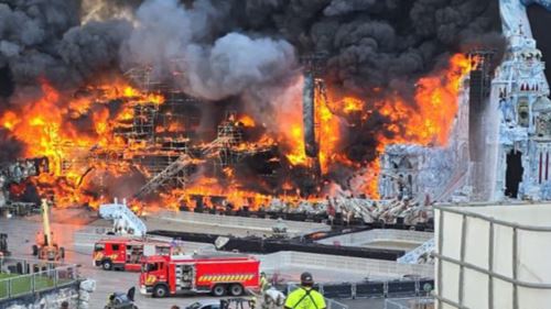 [video] panggung utama tomorrowland musnah dijilat api, dua hari sebelum festival bermula