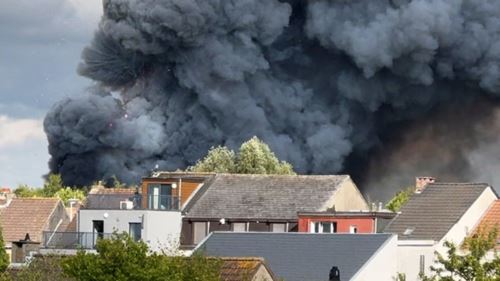 [video] panggung utama tomorrowland musnah dijilat api, dua hari sebelum festival bermula