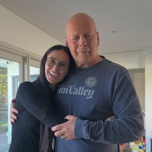 bruce willis tidak lagi mampu bercakap, membaca dan berjalan