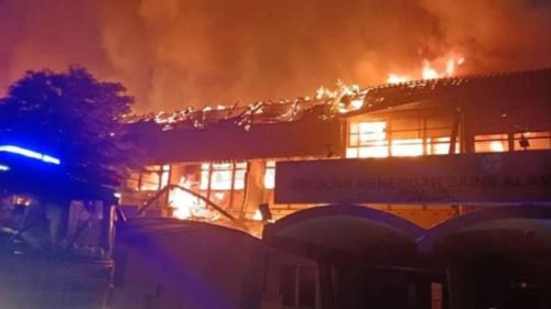 sm sains alam shah terbakar, bangunan pentadbiran runtuh sepenuhnya