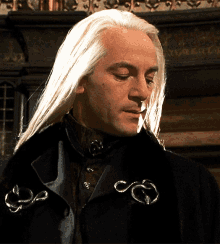 jason isaacs says johnny flynn is the perfect new lucius malfoy: “couldn’t have picked better”