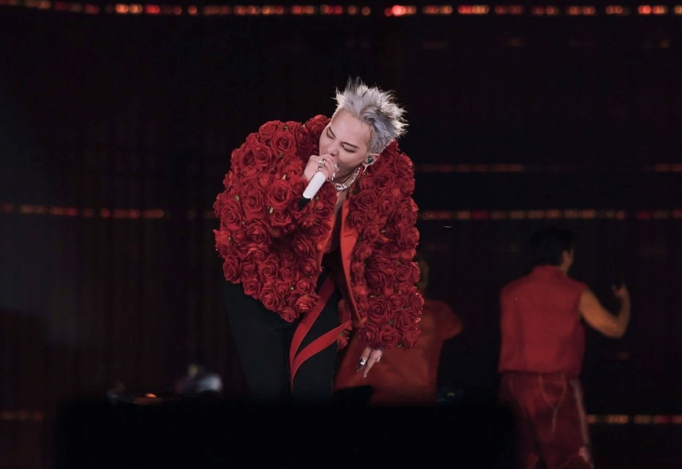 malaysian accidentally buys kenny g tickets while trying for g-dragon—but turns it into a sweet date instead