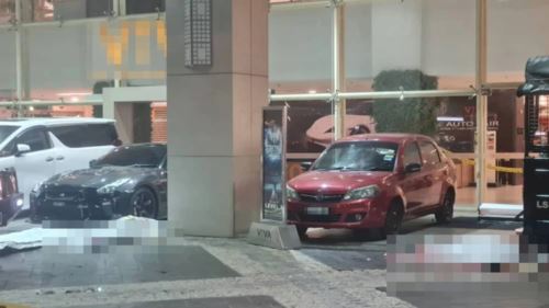 [video] dua lelaki maut ditembak di hadapan kompleks beli-belah di cheras