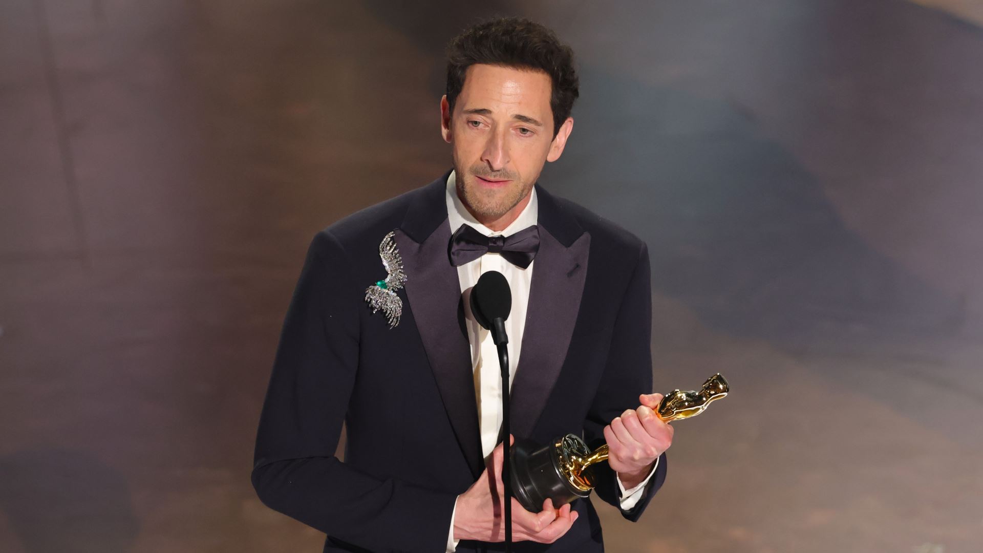 adrien brody’s five-minute speech sets new oscars record, ignoring play-off cue