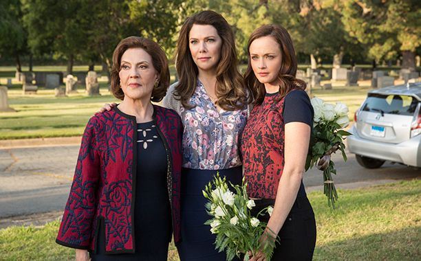 lauren graham wants a ‘gilmore girls’ christmas movie revival