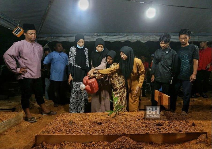 jenazah remaja ketiga yang terkorban akibat dirempuh di senawang selamat dikebumikan