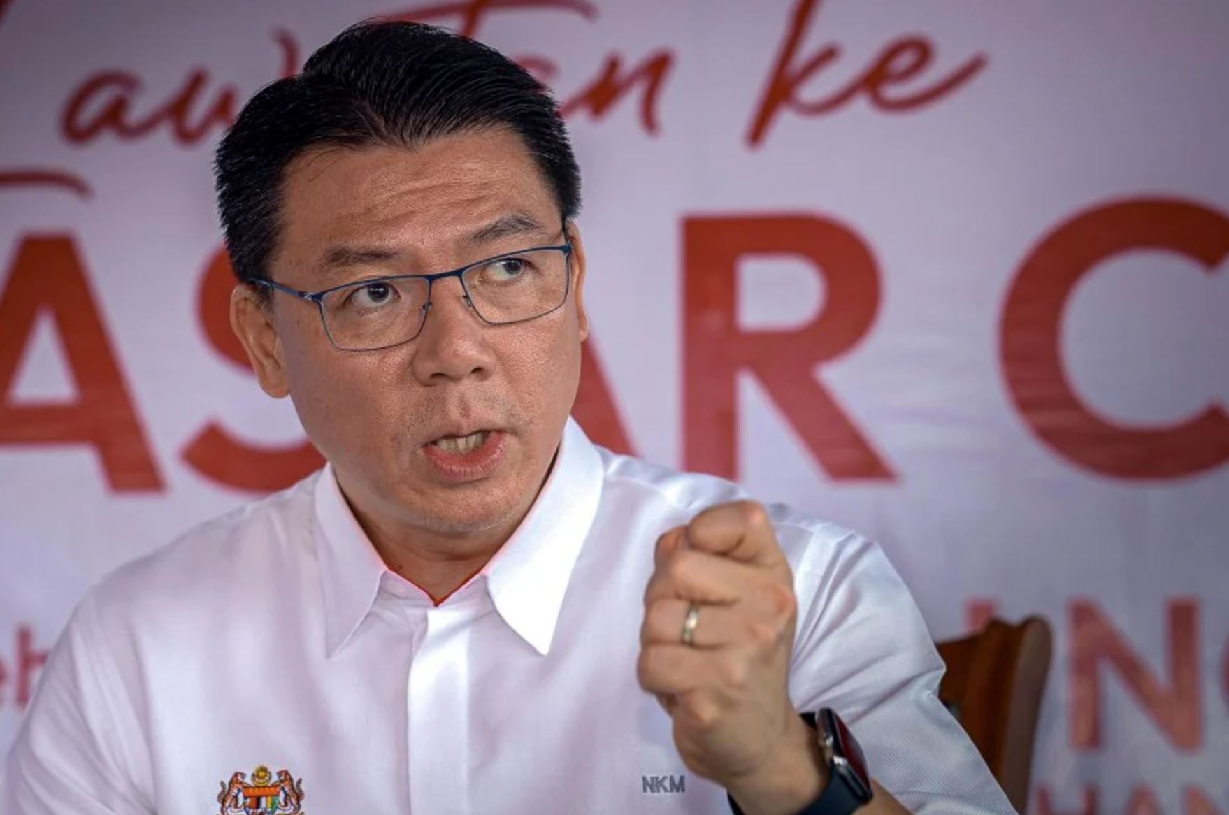 m’sia introduces tougher penalties for litterbugs: up to 12 hours of community service and rm2,000 fine