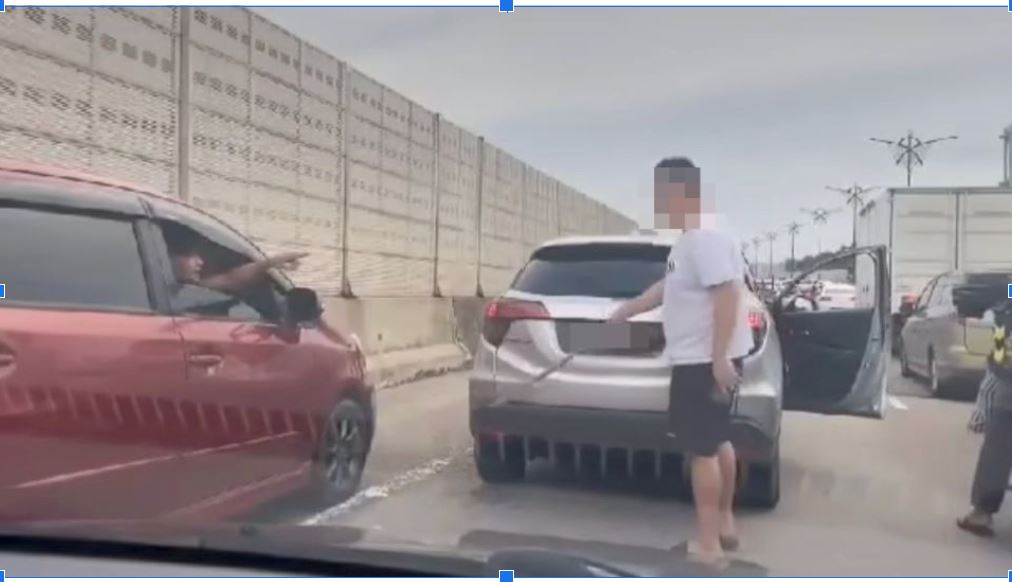 polis cari lelaki amuk menggunakan kayu di edl