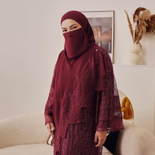 neelofa khususkan empat jam sehari untuk baca al-quran