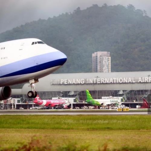 bergurau tak kena tempat, warga emas ditahan polis di ltapp kerana ‘berjenaka’ ada bom di dalam beg 