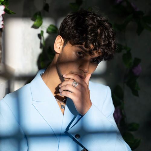 perjalanan hidup harris j: dari fenomena ke pencarian hidayah