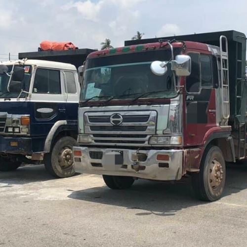 pemandu lori melawan arus ditahan polis