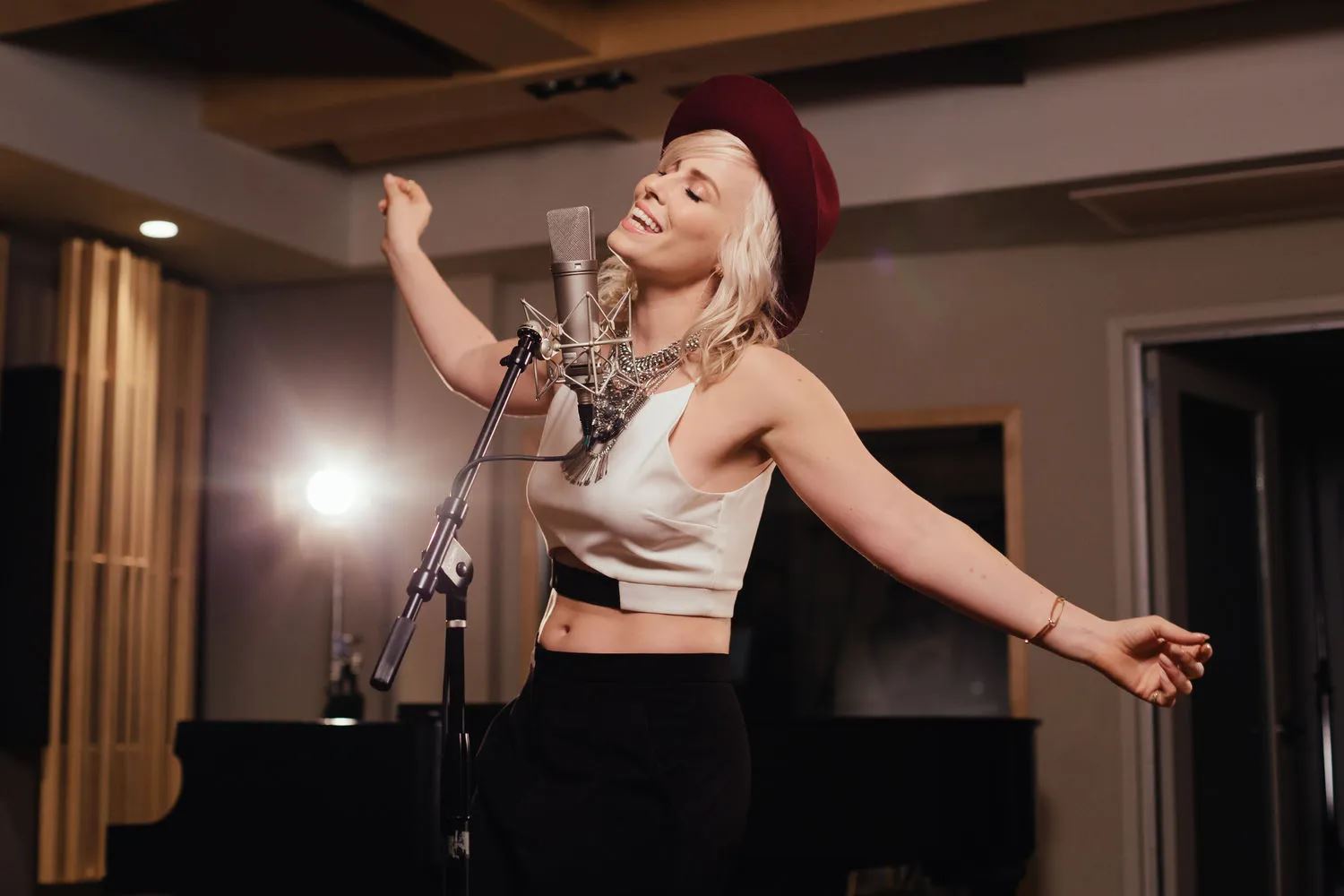 natasha bedingfield talks about the timeless magic of ‘unwritten’ and its influence on fans