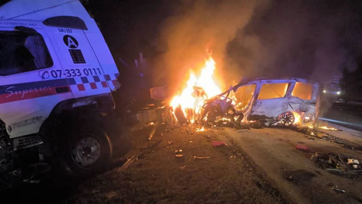 lima maut, tiga sekeluarga antara mangsa dalam kemalangan empat kenderaan di sedenak