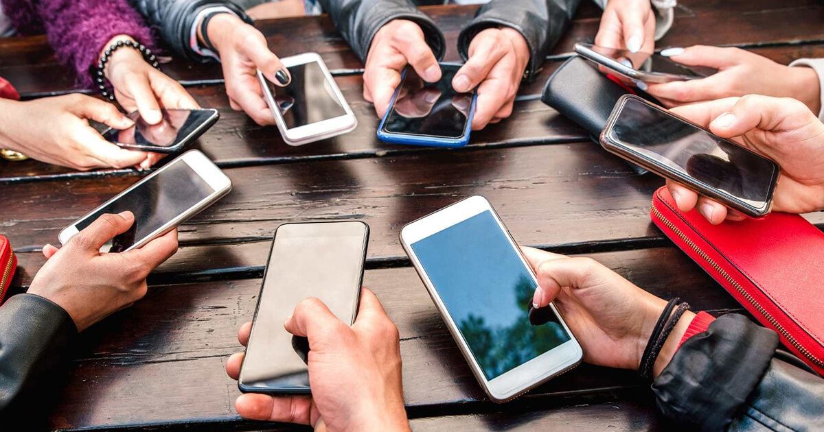 why gen z are deleting linkedin for their mental health