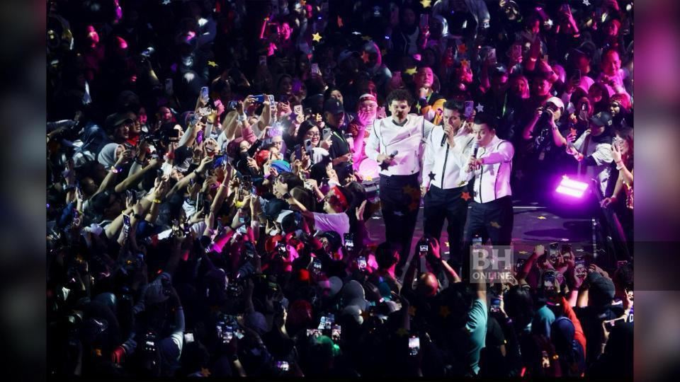 kru kembali gegarkan axiata arena, penuh energi dalam konsert genkru!