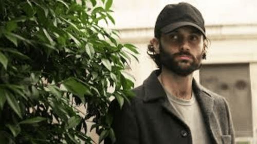 penn badgley meditasi dengan al-quran setiap malam