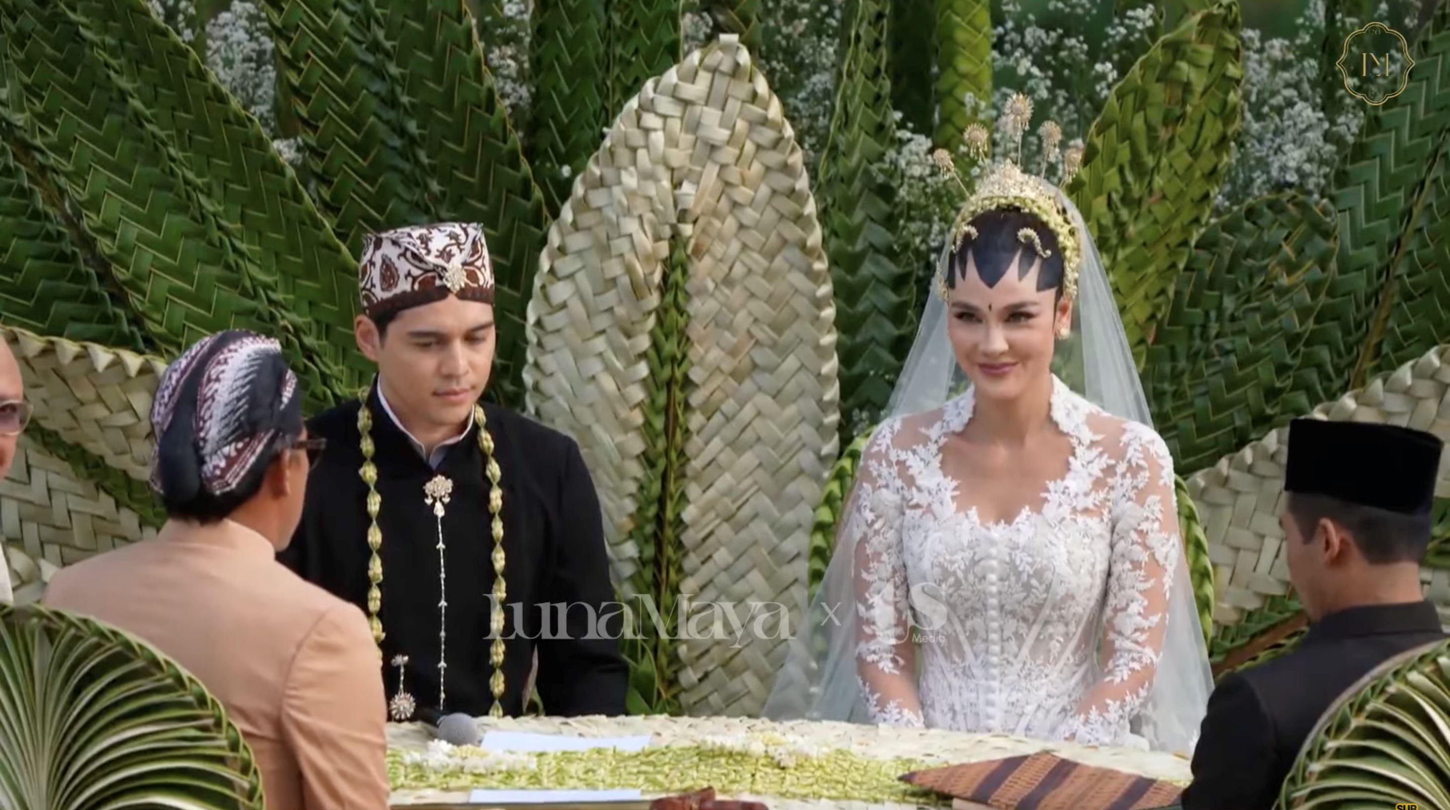 luna maya dan maxime bouttier kini sah bergelar suami isteri