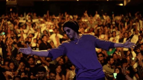 shah rukh khan pelakon ke-4 terkaya di dunia selepas tom cruise 