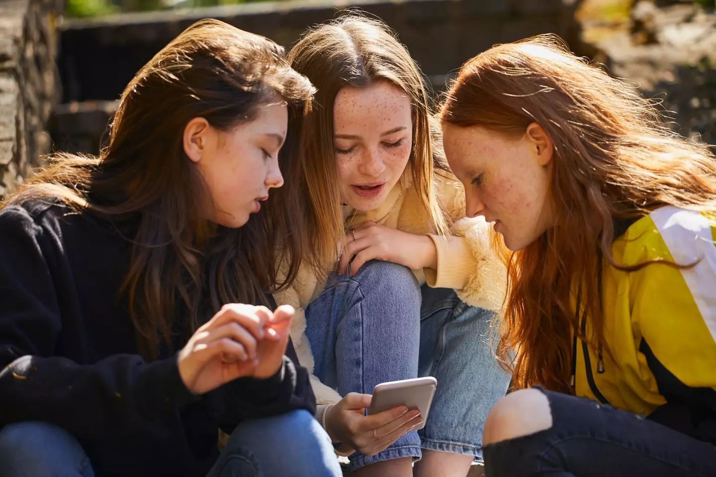 Trapped by Trends: How Social Media Fuel Teens’ Eating Disorders | Lite