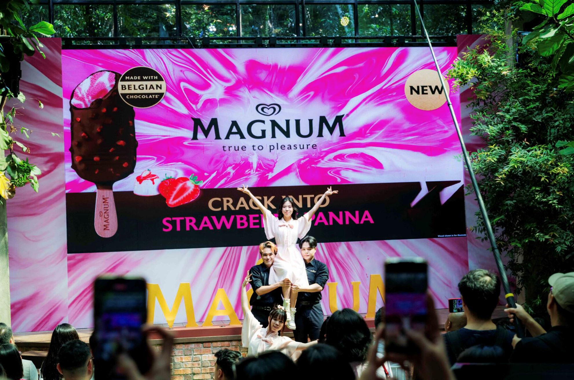 a journey of strawberry bliss: magnum ice cream unveils its latest indulgence, magnum strawberry panna 
