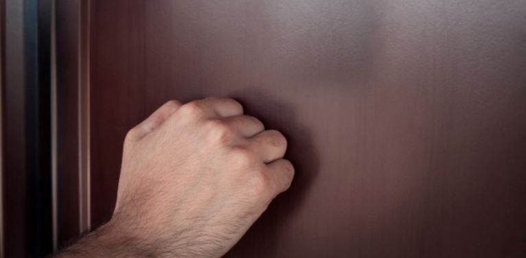 penguat kuasa agama ketuk pintu rumah? jom baca apa hak kita, apa kuasa mereka