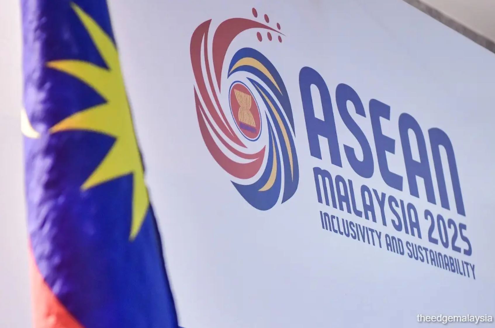 heads up, kl drivers! 6 highways & 25 major roads to close for asean summit – here’s what you need to know