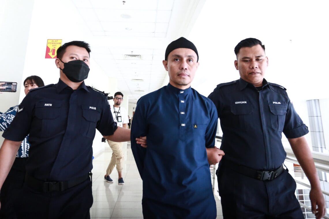 mahkamah perintah pu azman jalani hukuman penjara 12 tahun secara serentak