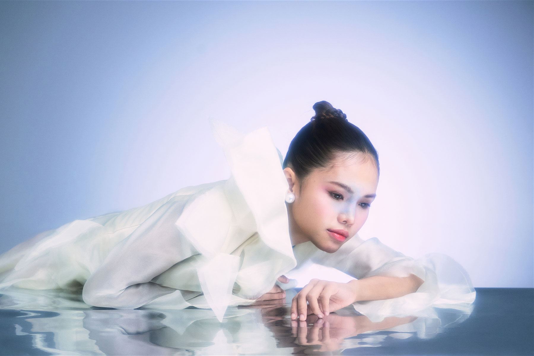 bella astillah ‘taste’ lelaki kemas dan bersut