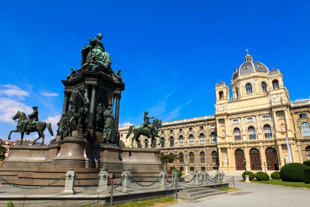 The front of the Kunsthistorisches art history museum in Vienna