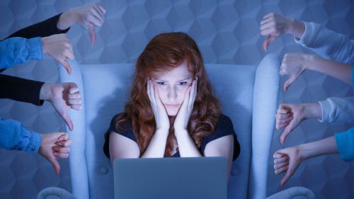 terlalu baik pun buat kita sakit, sindrom ‘people pleaser’ boleh picu penyakit autoimun!