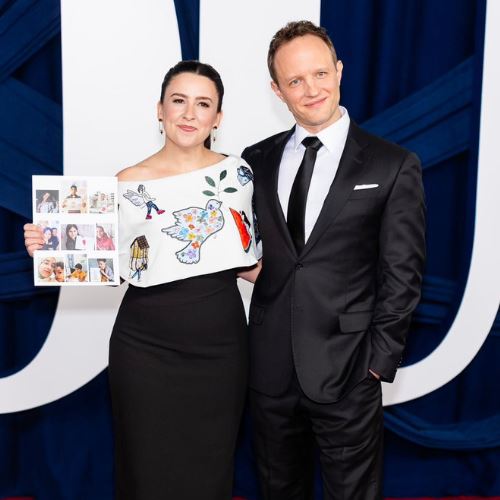 [video] bukan sekadar gaun, ms. rachel ‘menyarung’ kisah anak gaza ke karpet merah