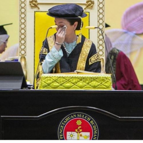 suasana sebak warnai konvokesyen upsi, ijazah anumerta untuk dua penuntut tragedi gerik