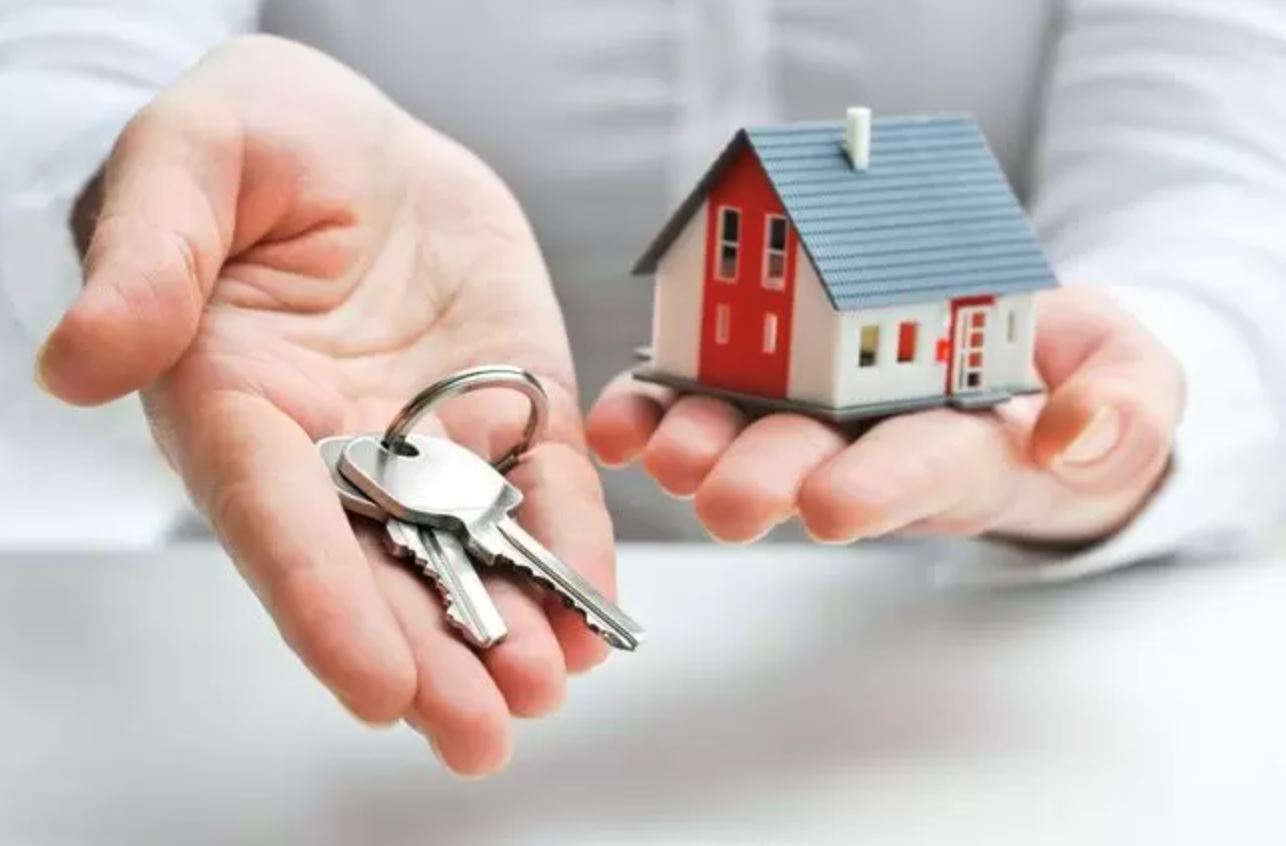 “install airconds everywhere and share the bills?” tenant’s request sparks online debate