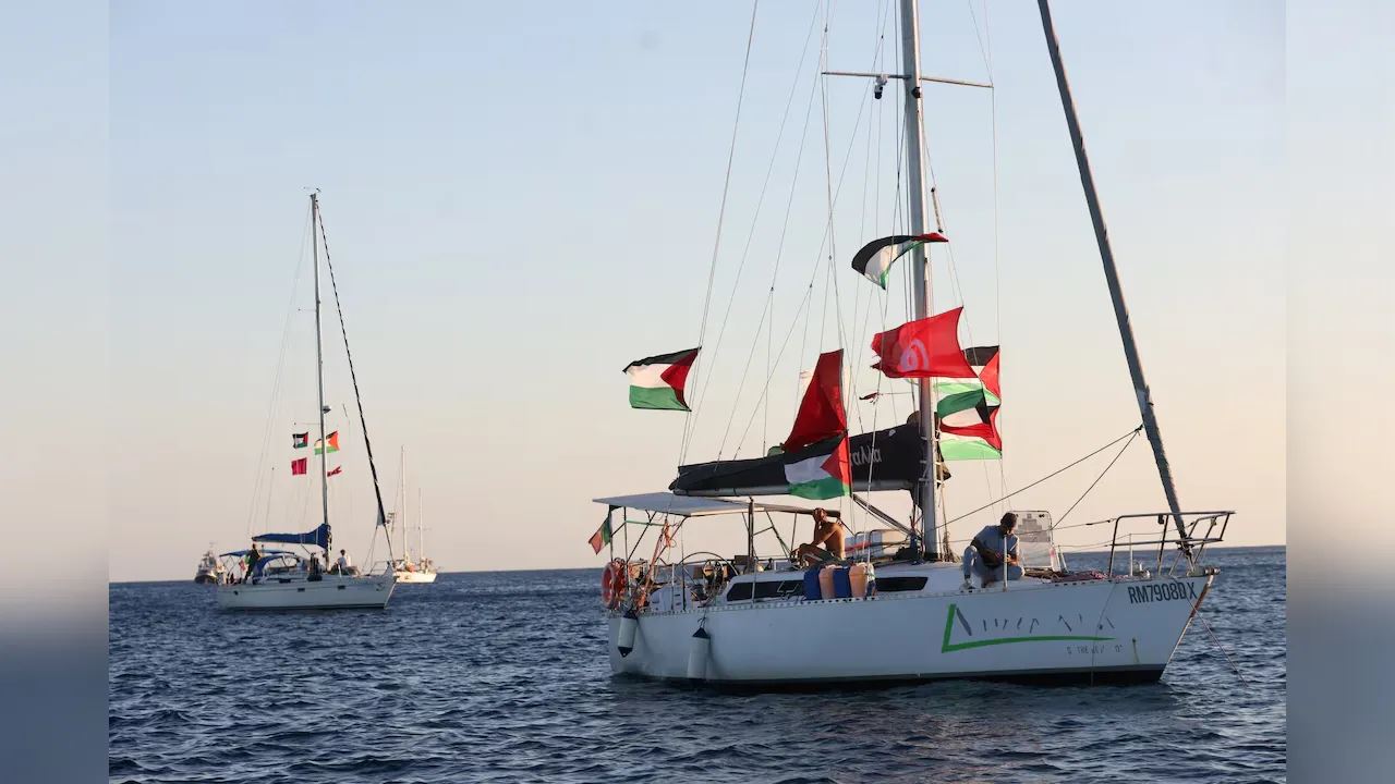 30 kapal flotila berjaya lepasi tentera israel, dua lagi kapal terus berlayar ke gaza