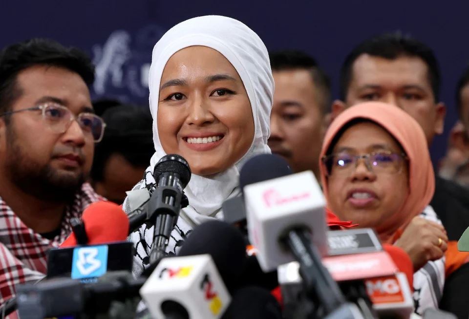 ”ini simbol sumud kami wanita gsf…”