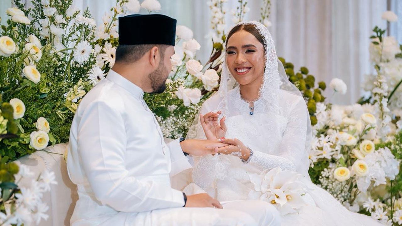 dengan sekali lafaz, isha norsham kini isteri kepada anak vvip