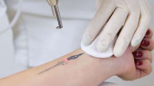 bila jarum tatoo menyentuh kulit, ingatlah azab allah itu nyata