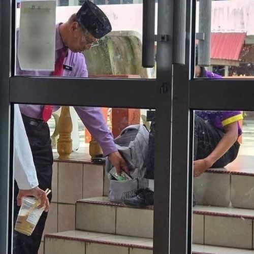 anak kantoi bawa vape ke sekolah, reaksi ibu buat cikgu tersentuh