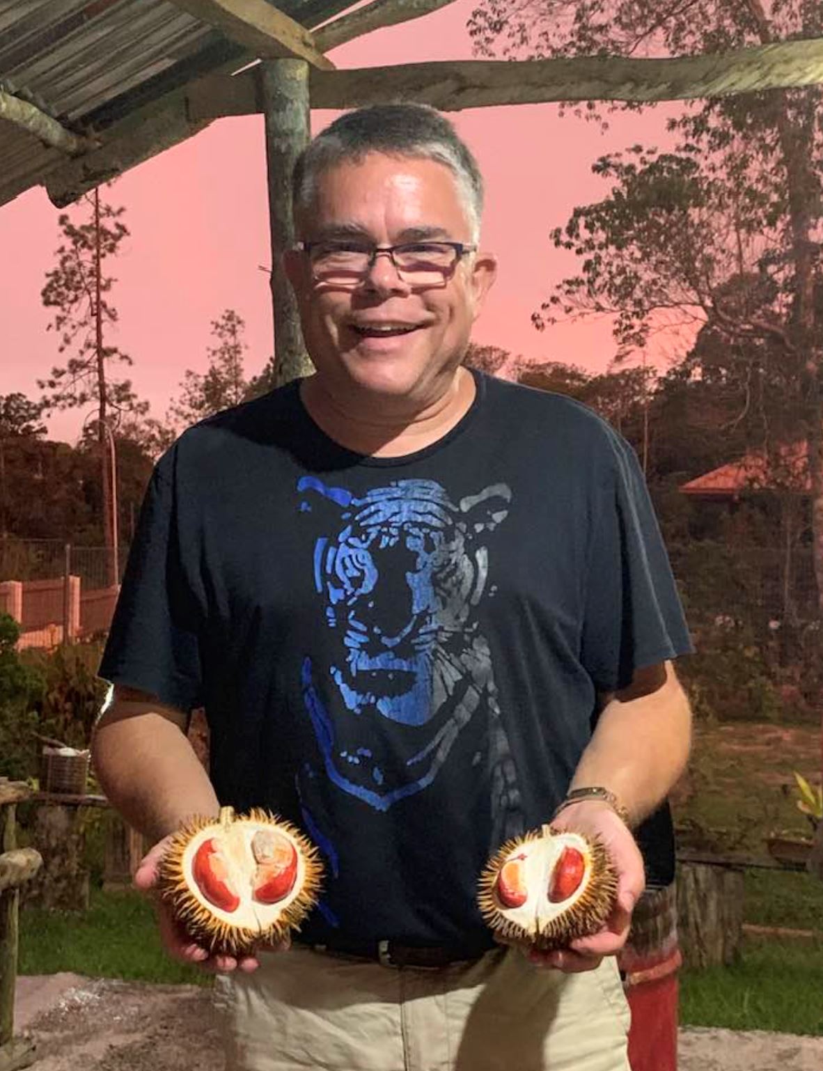 american says malaysian food is “tastier and cheaper” than singapore’s, jokes “i’m sorry…”