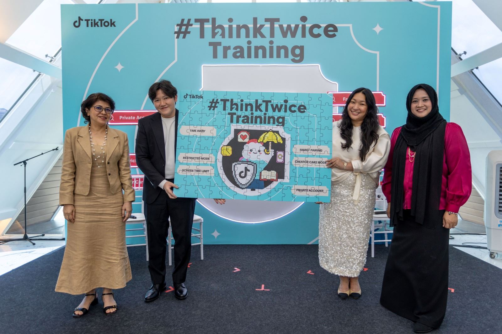 tiktok’s #thinktwice now goes hands-on to help parents navigate teens’ online world