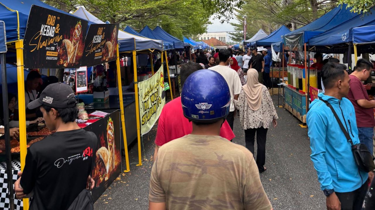 suasana-di-bazar-ramadan