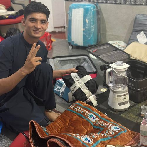 lima tahun kerja, penat lelah rupanya untuk orang lain… barang sendiri tak ada satu pun!