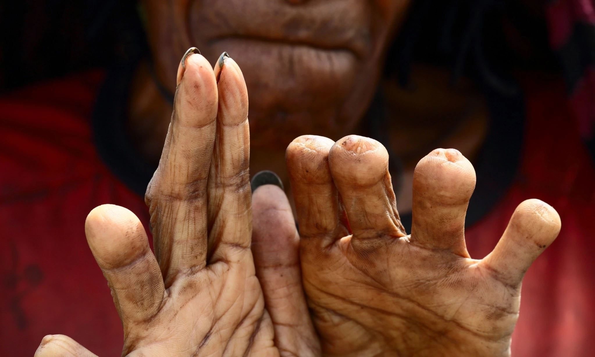 10 tradisi paling unik di dunia yang buat orang garu kepala