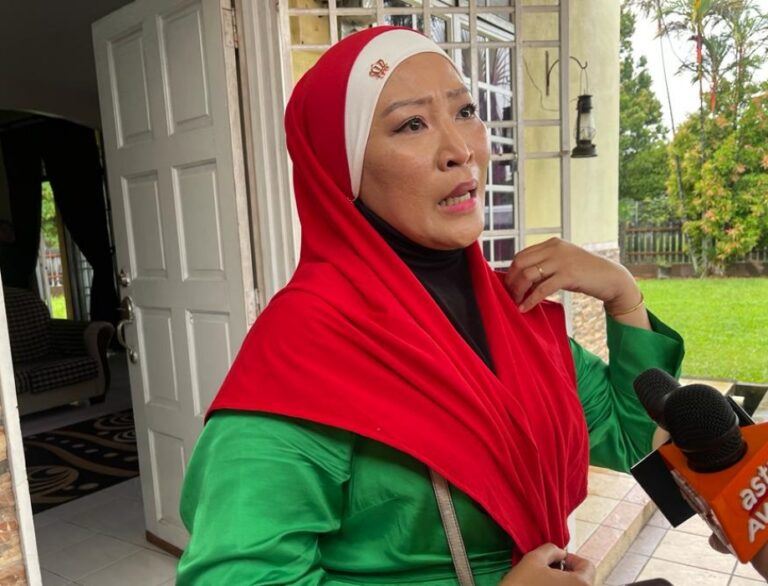 nadia kesuma tidak dapat dihubungi, hilang jejak selepas tiba di jeddah