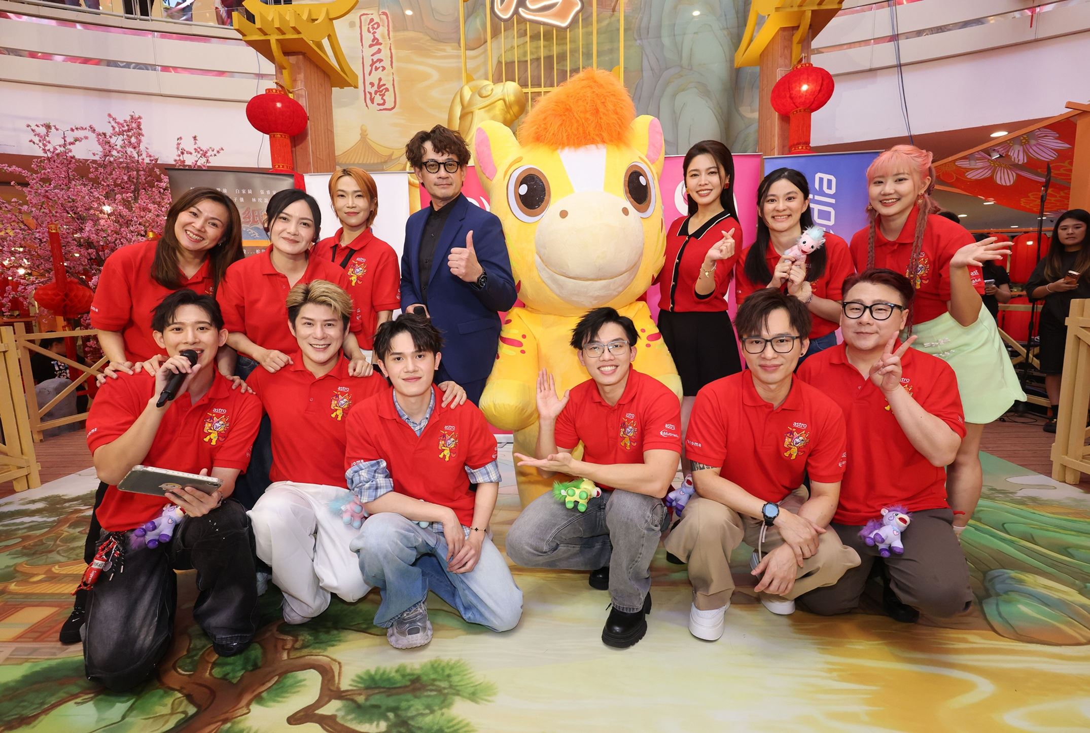 astro《万事all right酷哒哒》柯叔元、白家绮首度北马会粉丝