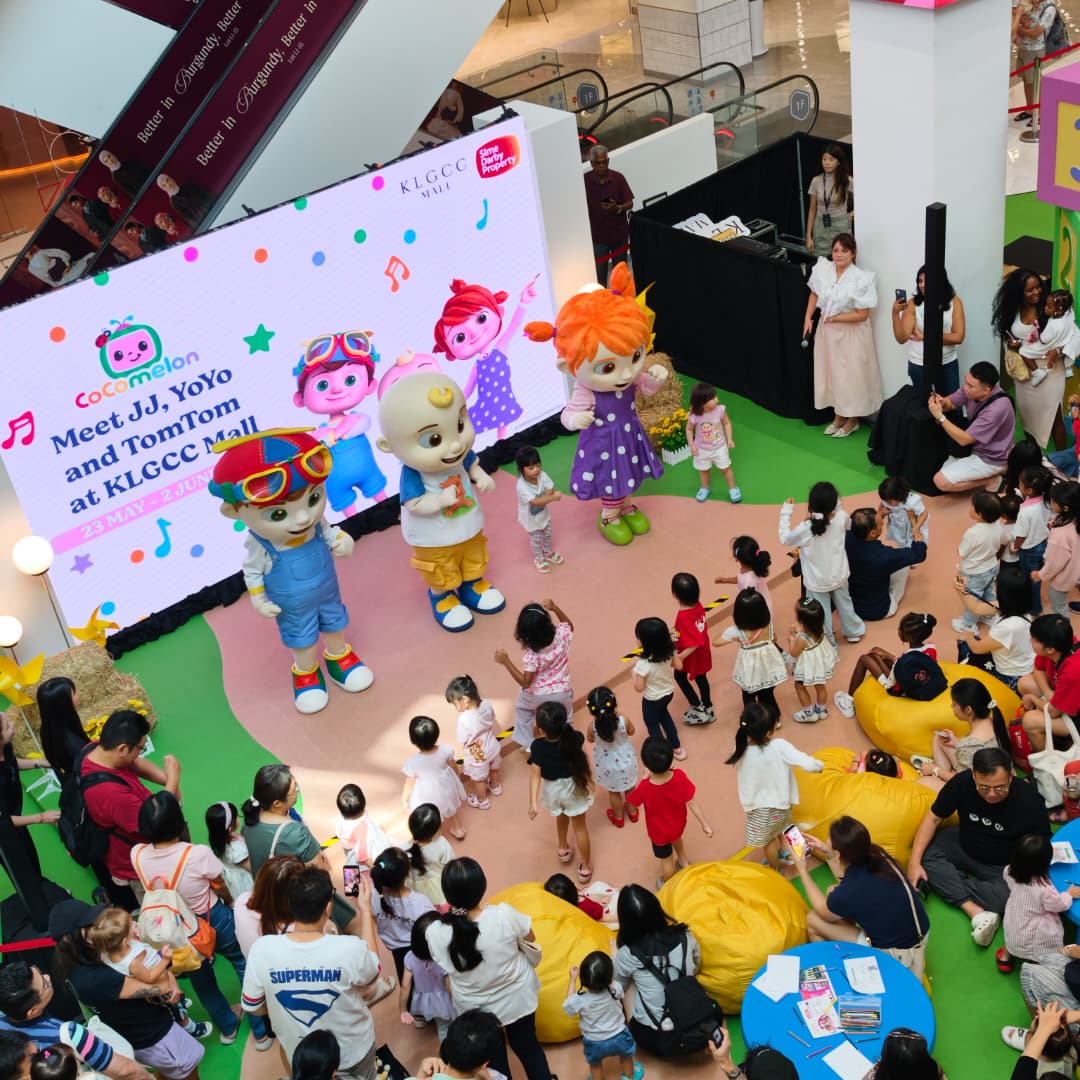 cocomelon characters with the crowd