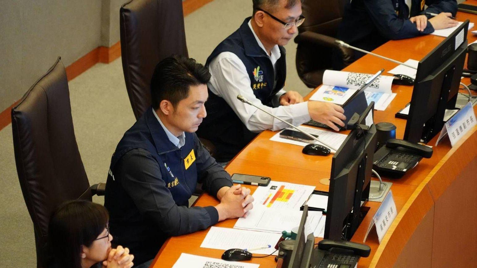 10月23日上午，台北市长蒋万安参加台北市政府蔷琵台风工作会报。